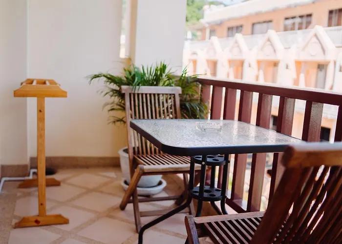 Patong Beach Side Hotel